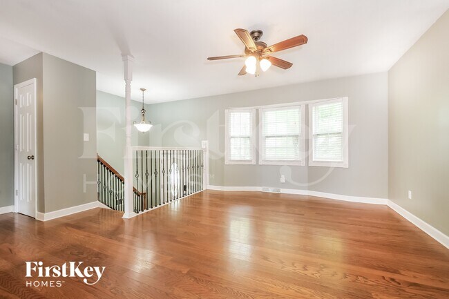 Photo - 1903 Karlton Way