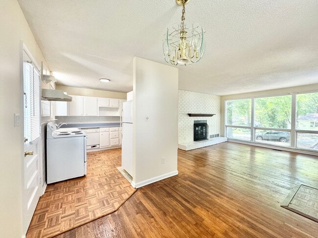 Photo - 505 Crestwood Dr