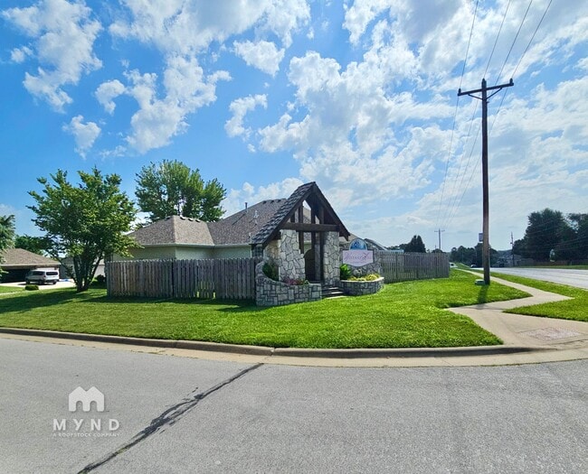 Photo - 4840 W Skyler Dr