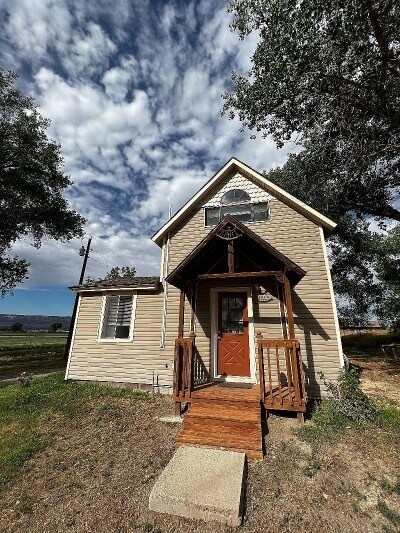 Photo - 911-924 24 Rd