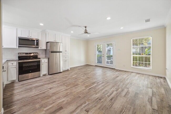 Photo - 300 Pecore St Unit 12