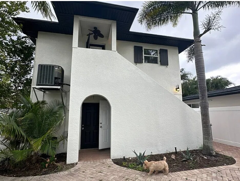 Maple St NE, Saint Petersburg - Maple St NE, Saint Petersburg