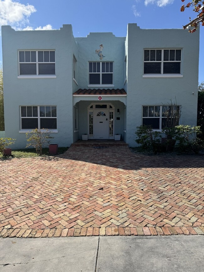 Building Photo - 1217 SE 1st Ave Unit APT 3