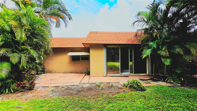 Photo - 1912 Palmland Dr