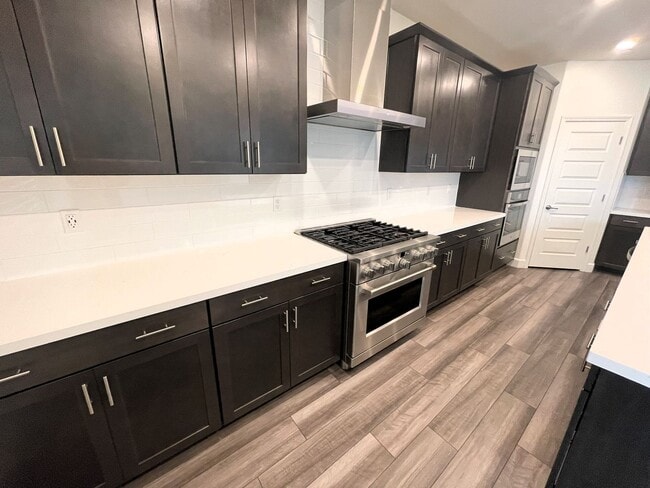 Photo - 5 Bedrooms Home in Russell Ranch