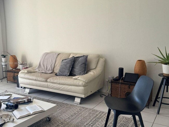 Photo - 18151 NE 31st Ct Unidad 111