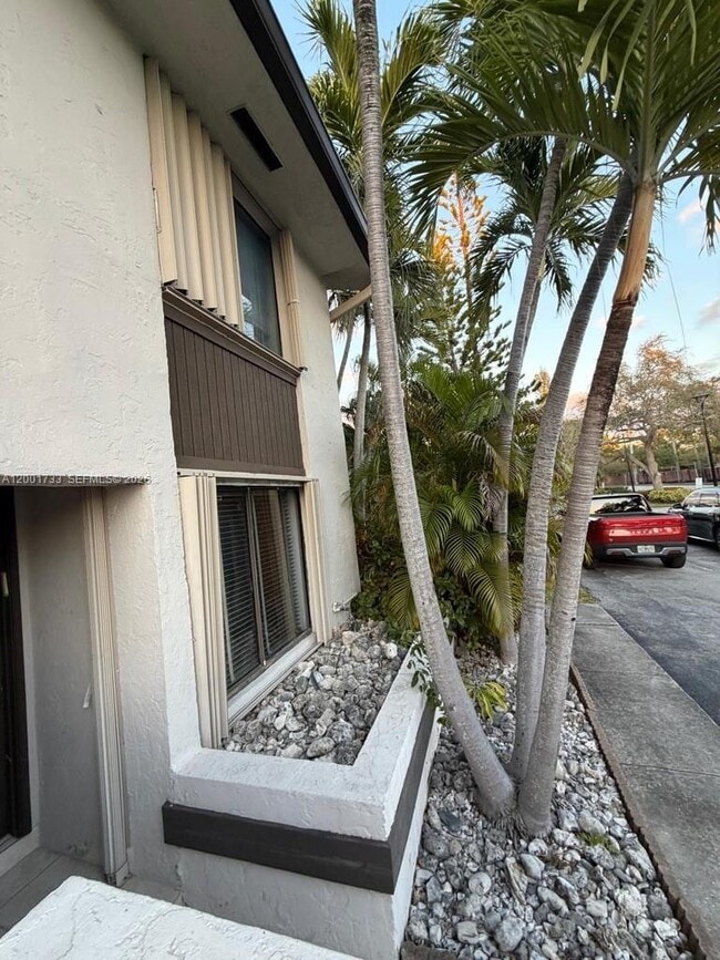 Photo - 2661 NE 164th St