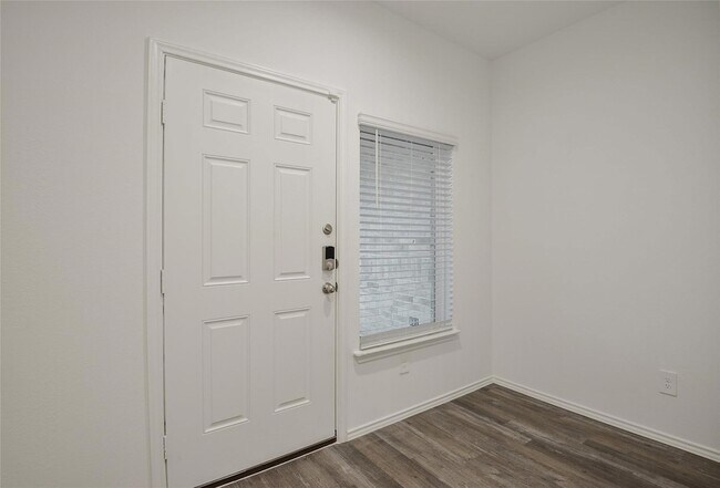 Photo - 1055 Llano Trl