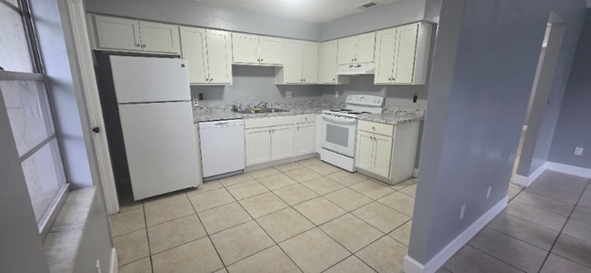 Photo - 2417 Cedar Ave Unidad B