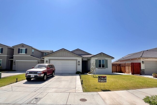 Beautiful 4 Bedroom, 2 Bath Home with Sola... - Beautiful 4 Bedroom, 2 Bath Home with Sola...