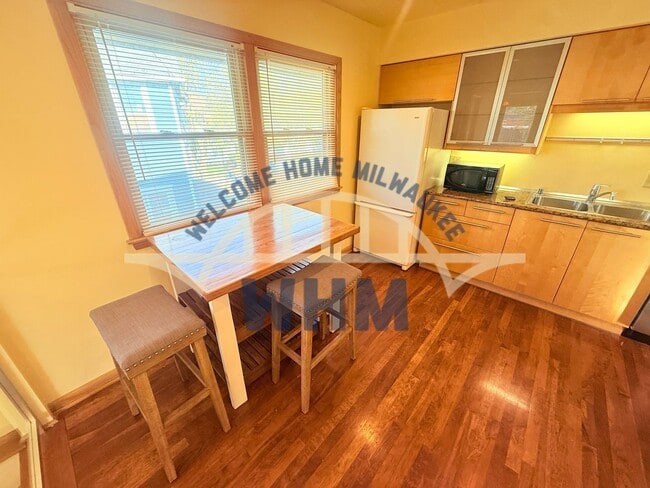 Photo - 7315 Harwood Ave