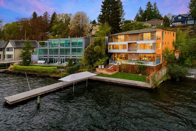 Photo - 10514 Riviera Pl NE