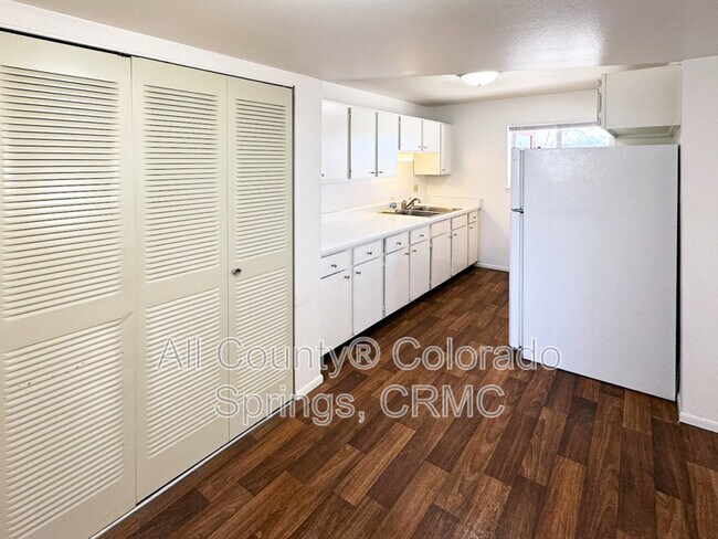 1105 Cree Dr Unit 4