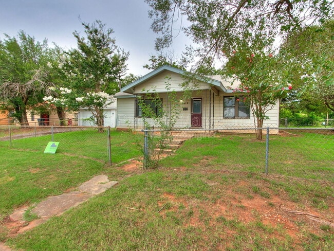 Photo - 2612 N Fonshill Ave Casa