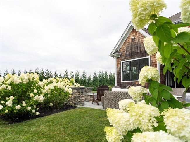 Photo - 207 Cornelius Dr