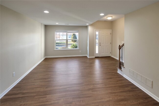 Photo - 312 Starwood Dr