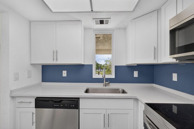 Photo - 1536 SE Royal Green Cir Unit 201