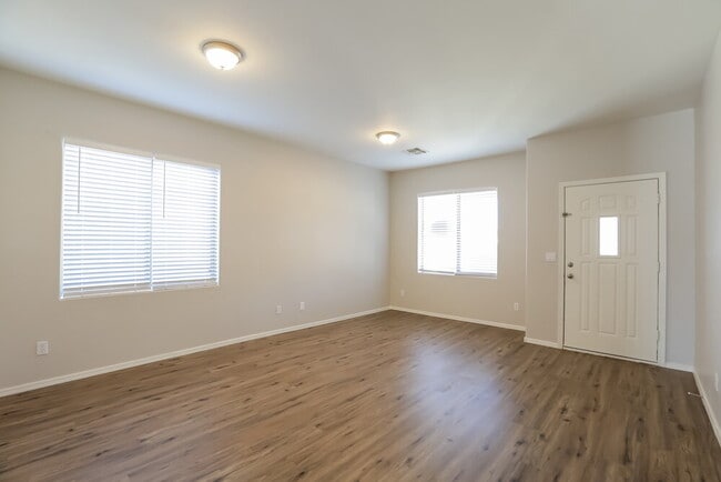 Photo - 5621 W Ellis Dr