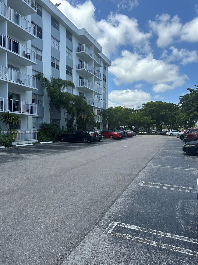 Photo - 16465 NE 22nd Ave Unit 212