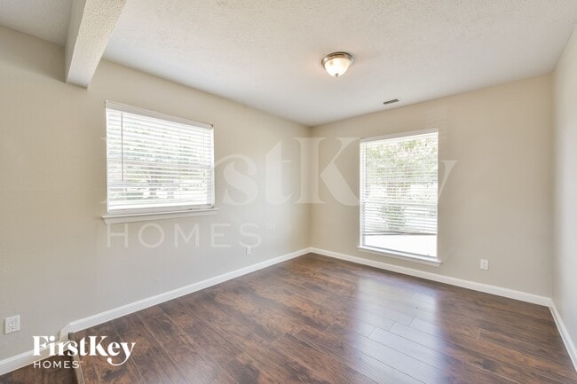 3603 Canary Dr