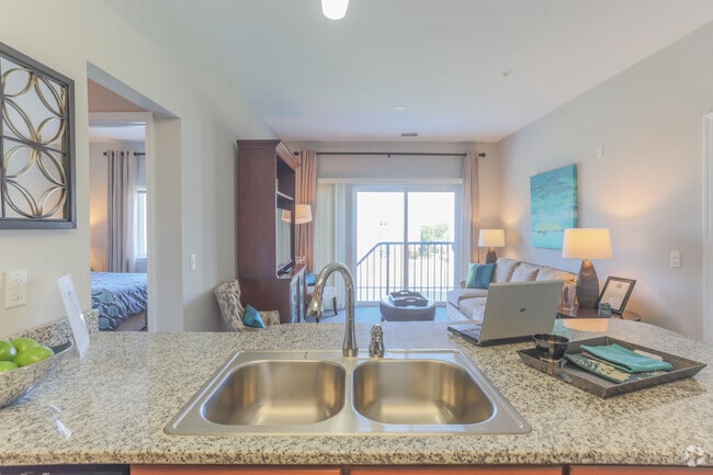 2HAB,2BA,-Madison - Liberty Apartments