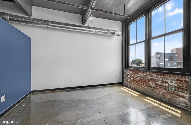 Building Photo - 1701 Tulip St Unit 402 Rental