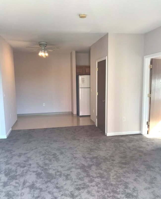 Building Photo - 18 Harbor Ave Unit 412 Meridian Place