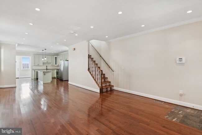 Photo - 908 Longfellow St NW