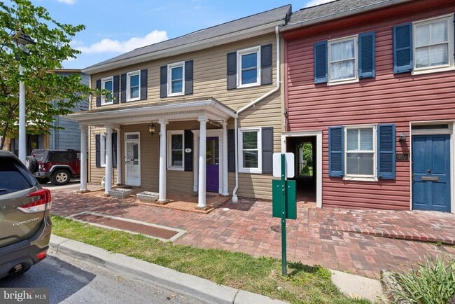 Building Photo - 41 W Main St Rental