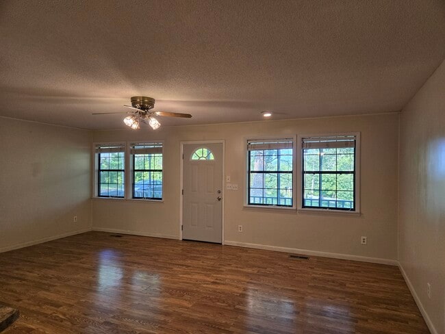 Sala de estar/comedor - 143 County Road 244