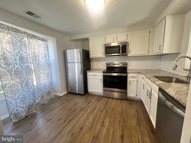 Photo - 532 Riggs Ct