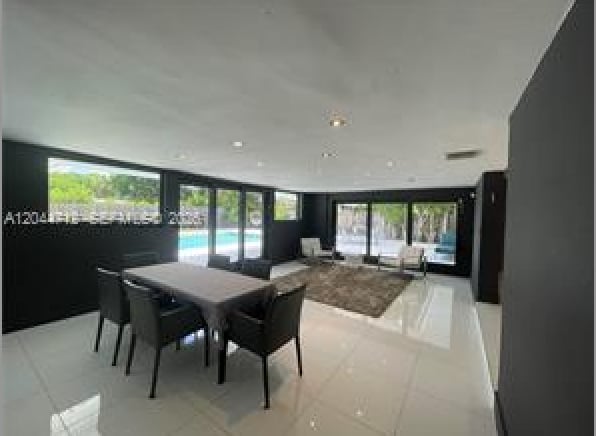 Photo - 2115 Alamanda Dr