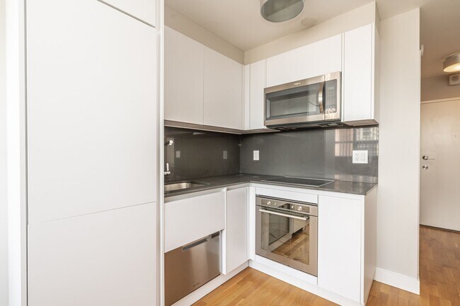 730 St Clarens Ave Unit 601