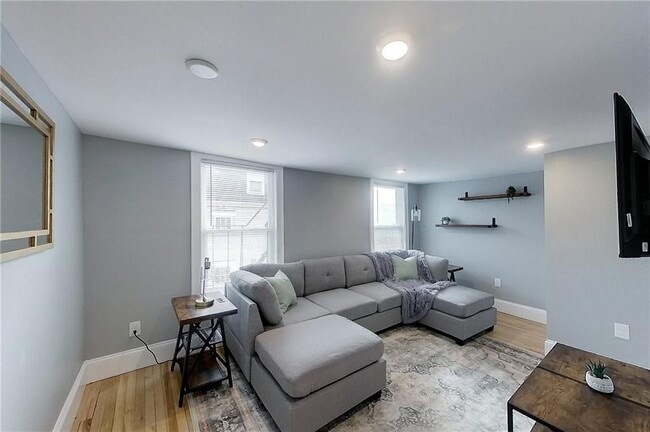 Photo - 382 Spring St