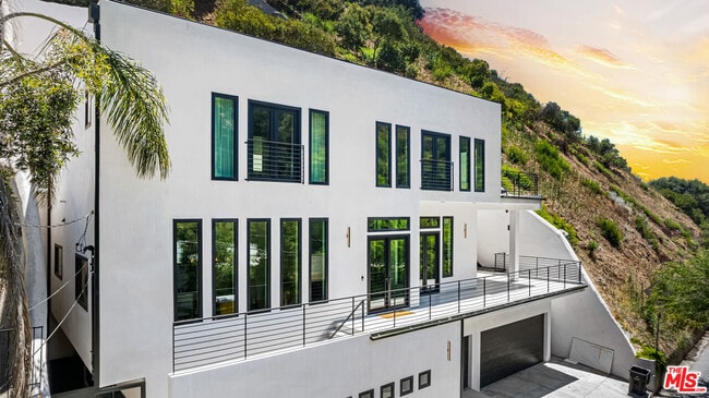 Photo - 1846 N Franklin Canyon Dr