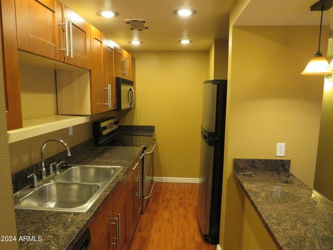 Building Photo - Condo in Mesa on second floor