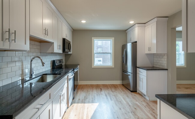 Photo - 621 3rd St NW