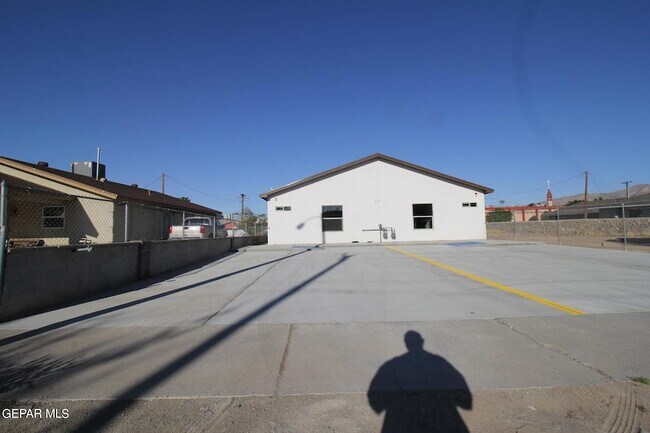 Photo - 517 Val Verde St Unit B