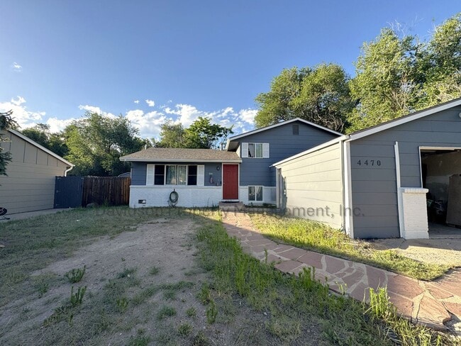 Building Photo - Charming 4 Bedroom Tri-level House in Southeast Colorado Springs MORE PICS TO COME!