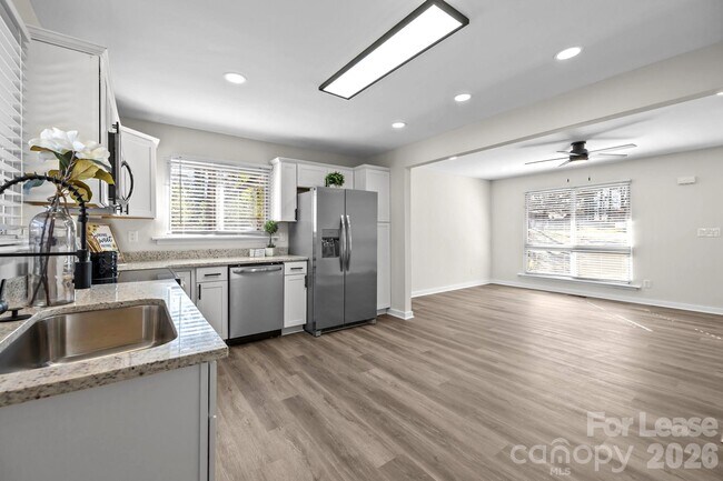 Photo - 801 Davenport St