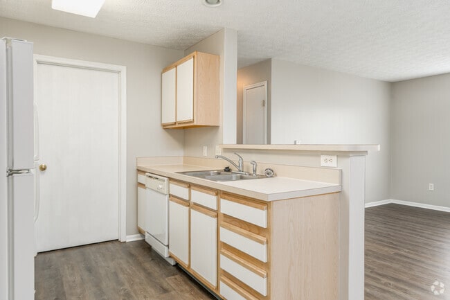 2BR, 2BA - 990SF - Kitchen Mid Upgrade