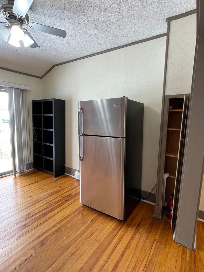 Photo - One Bedroom Apartment with Office Space for Rent