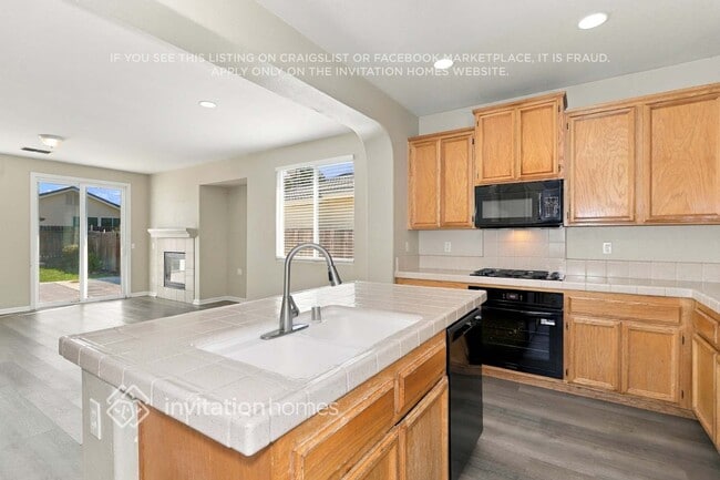 5736 Bridgecross Dr