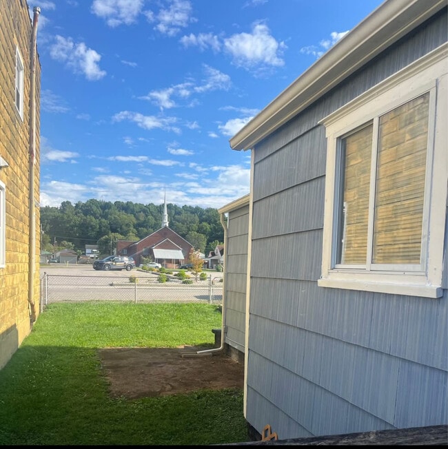 Photo - 5004 Kentucky St