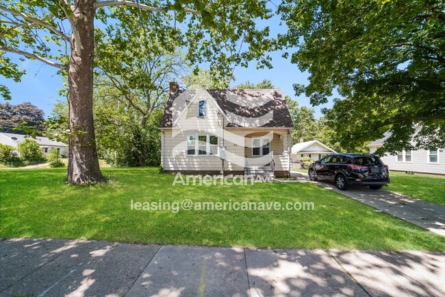 Photo - 1911 N Broadway St