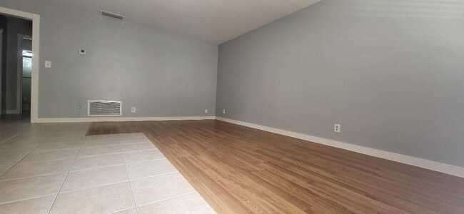 Photo - 5240 NE 14th Way Unit 5