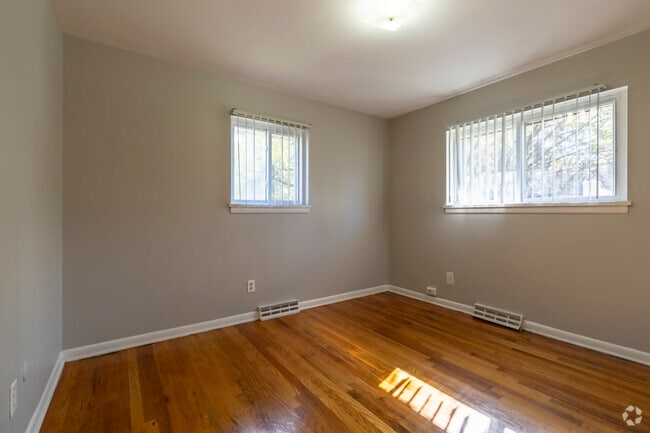 2BR, 1BA - 650SF - Bedroom 2