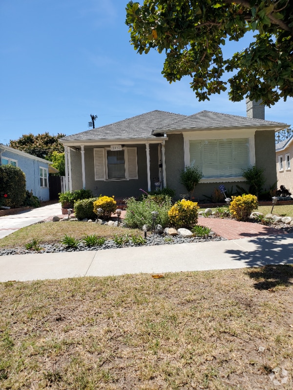 Building Photo - 8037 Regis Way Rental
