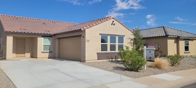 Building Photo - SHORT/LONG TERM /FREE RENT CALL FOR DETAILS