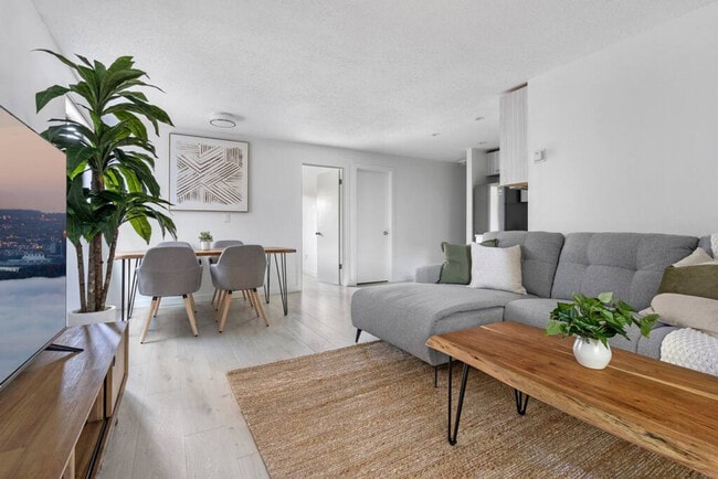 Building Photo - 1855 W 2nd Ave Unit ID1051824P